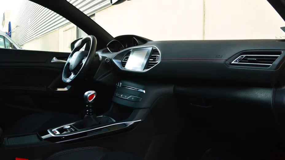 PEUGEOT 308 308 1.6 e-THP GTi by Peugeot Sport S&S