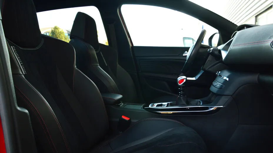 PEUGEOT 308 308 1.6 e-THP GTi by Peugeot Sport S&S