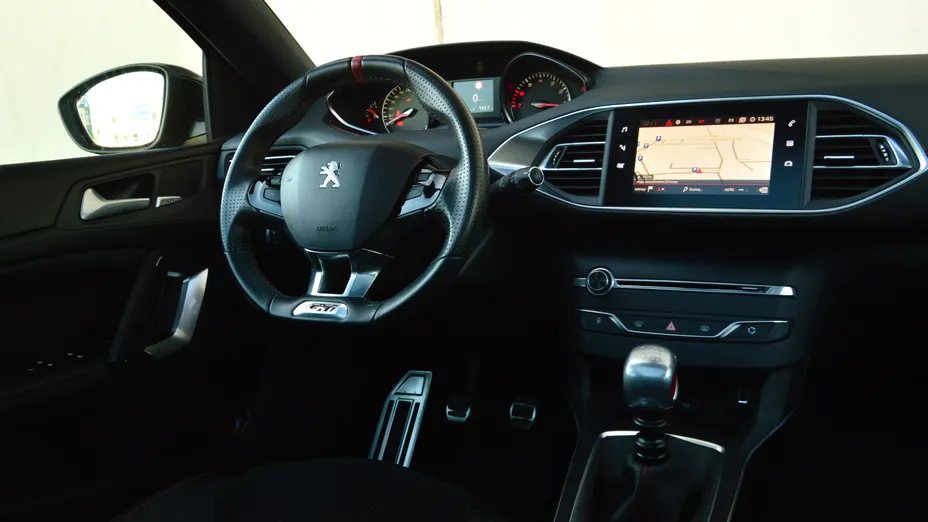 PEUGEOT 308 308 1.6 e-THP GTi by Peugeot Sport S&S