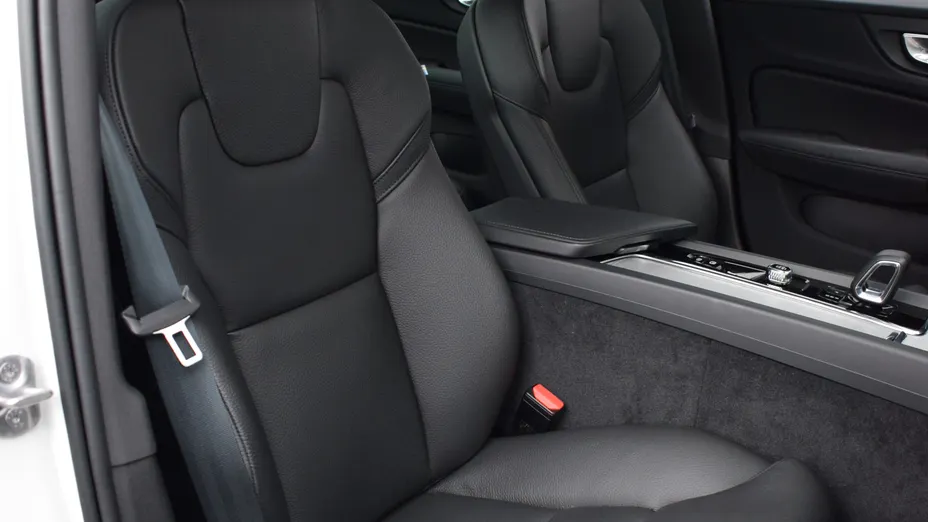 VOLVO S60 S60 B4 B Plus Dark aut