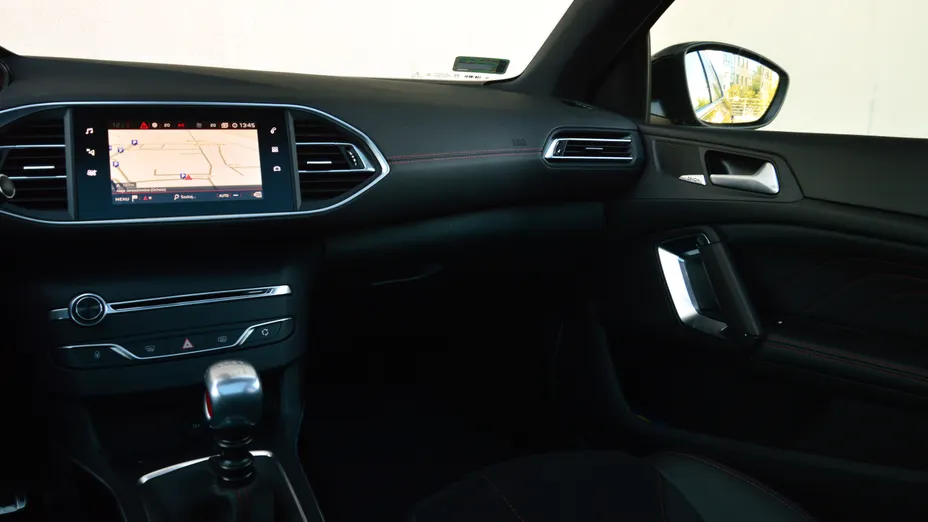 PEUGEOT 308 308 1.6 e-THP GTi by Peugeot Sport S&S