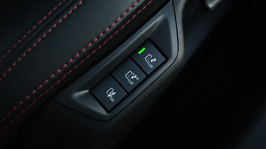 PEUGEOT 308 308 1.6 e-THP GTi by Peugeot Sport S&S