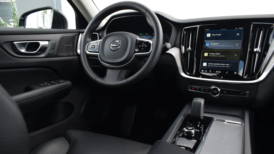 VOLVO S60 S60 B4 B Plus Dark aut