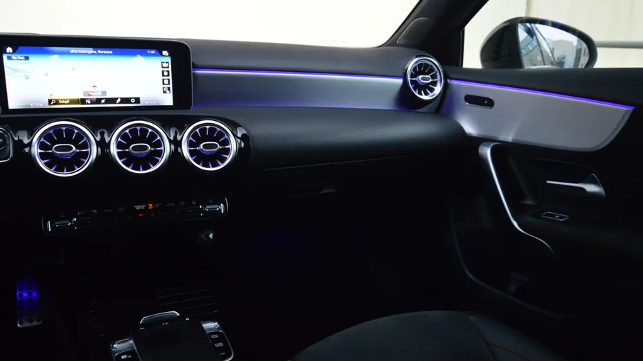 MERCEDES-BENZ A Klasa A 250 e AMG Line 8G-DCT