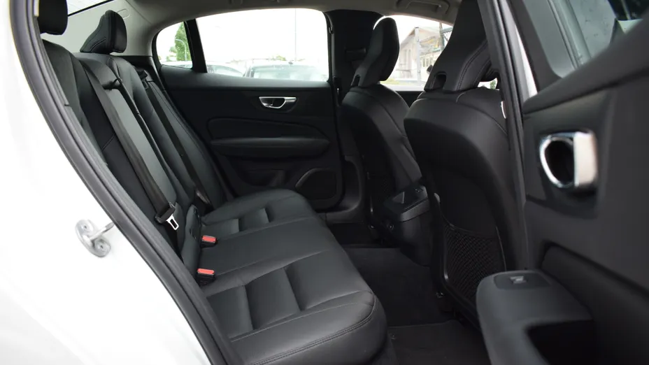 VOLVO S60 S60 B4 B Plus Dark aut