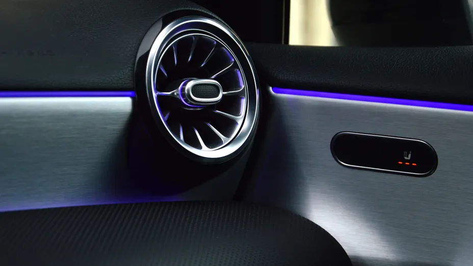 MERCEDES-BENZ A Klasa A 250 e AMG Line 8G-DCT