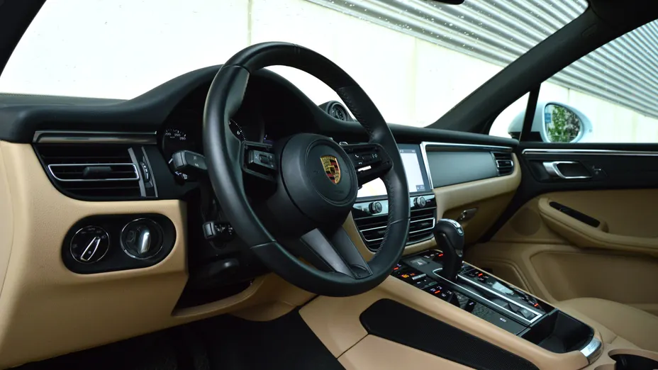 PORSCHE Macan Macan