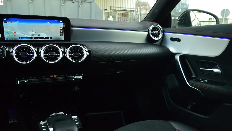 MERCEDES-BENZ CLA CLA 250 e AMG Line 8G-DCT