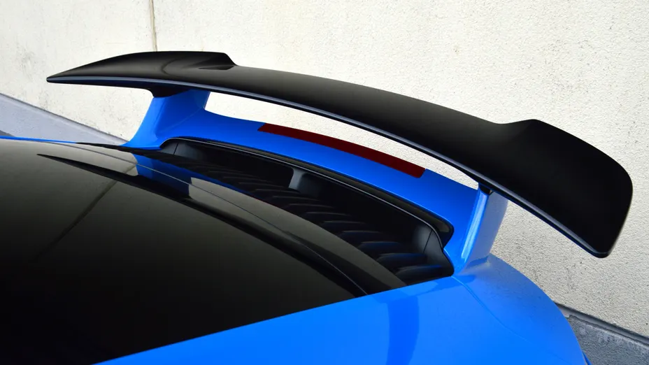 PORSCHE 911 911 Carrera 4 GTS