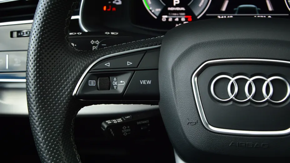 AUDI Q7 Q7 60 TFSI e Quattro S Line Tiptr.
