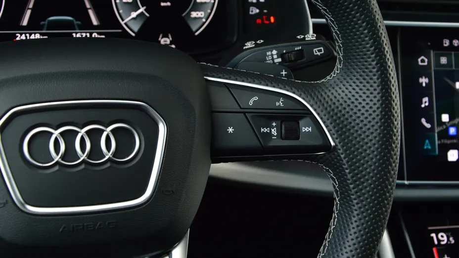 AUDI Q7 Q7 60 TFSI e Quattro S Line Tiptr.