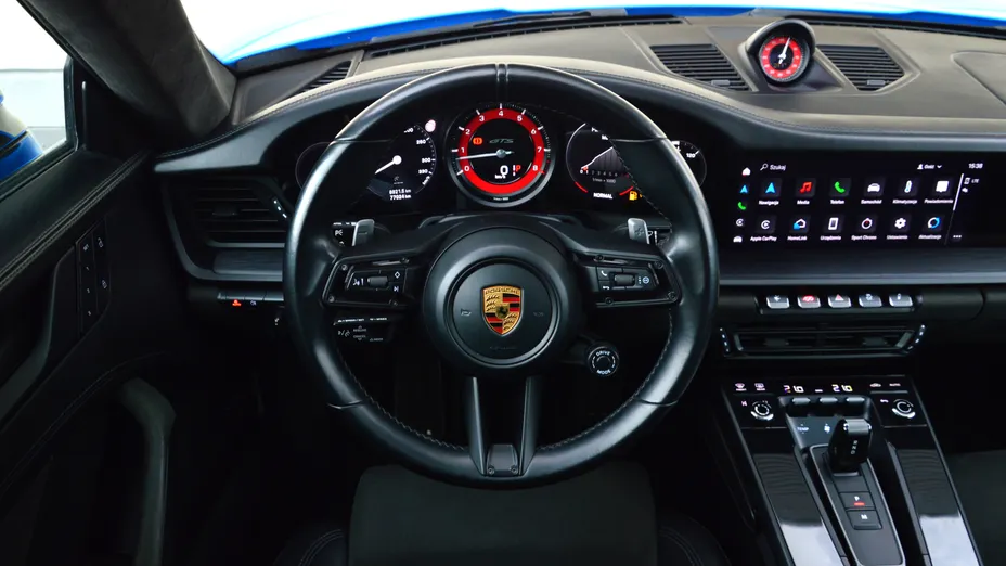 PORSCHE 911 911 Carrera 4 GTS