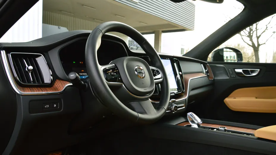 VOLVO XC60 XC60 T8 Plug-In Hybrid AWD Polestar Engineered aut