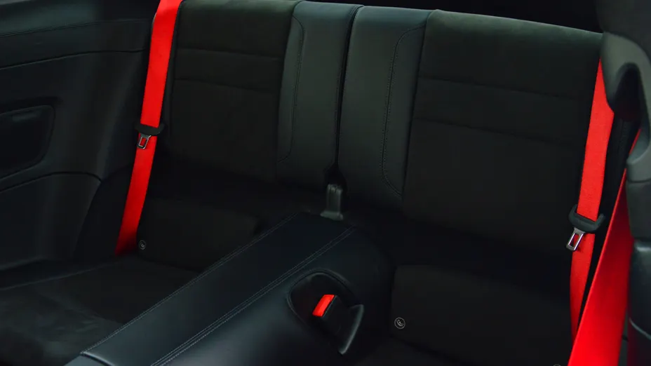 PORSCHE 911 911 Carrera 4 GTS