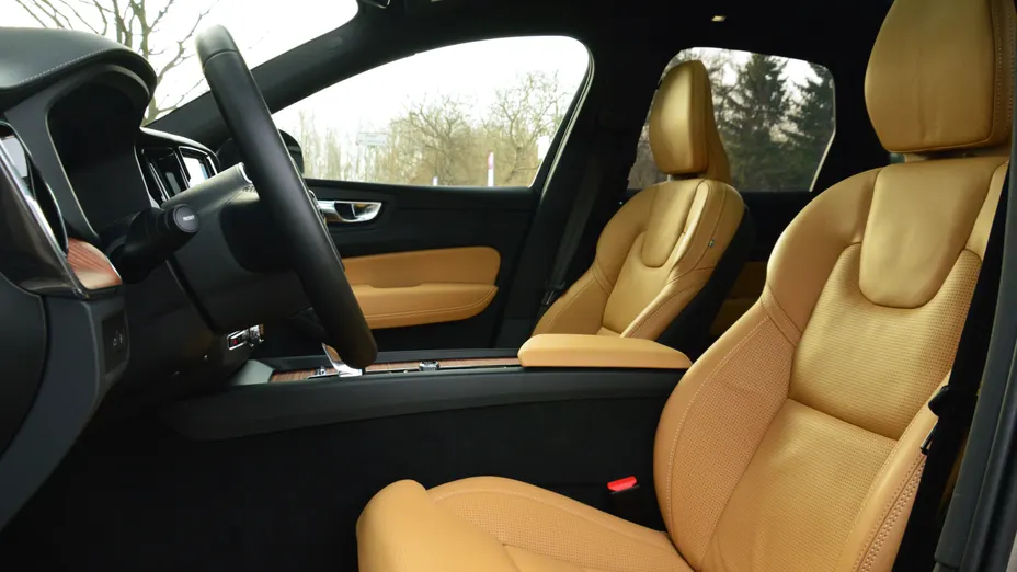 VOLVO XC60 XC60 T8 Plug-In Hybrid AWD Polestar Engineered aut