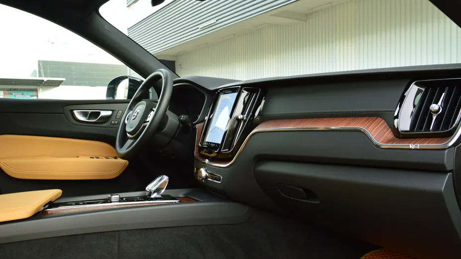 VOLVO XC60 XC60 T8 Plug-In Hybrid AWD Polestar Engineered aut