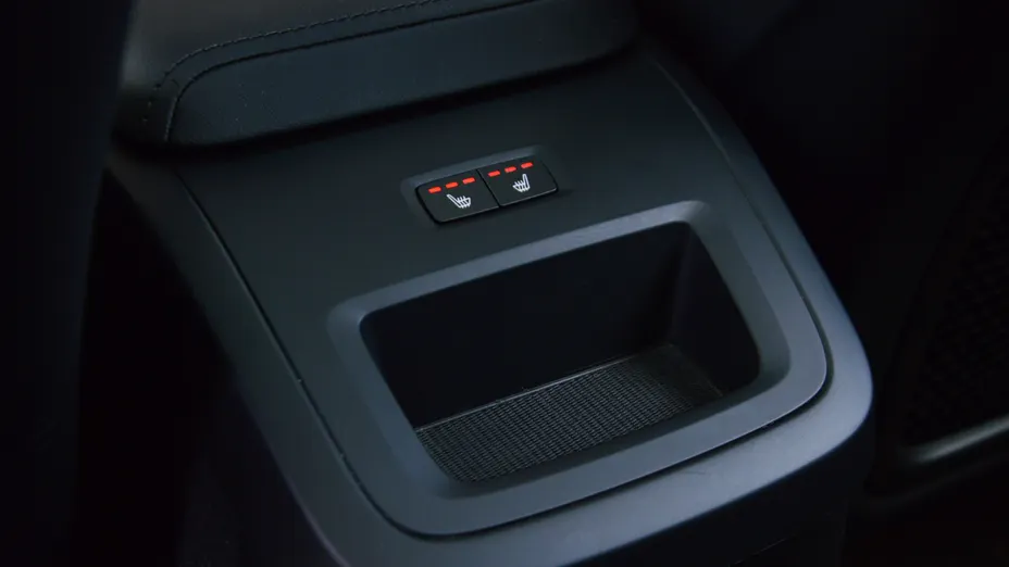 VOLVO XC60 XC60 T8 Plug-In Hybrid AWD Plus Dark aut