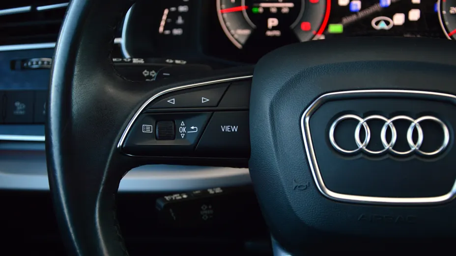 AUDI Q8 / E-Tron Q8 50 TDI mHEV Quattro Tiptronic
