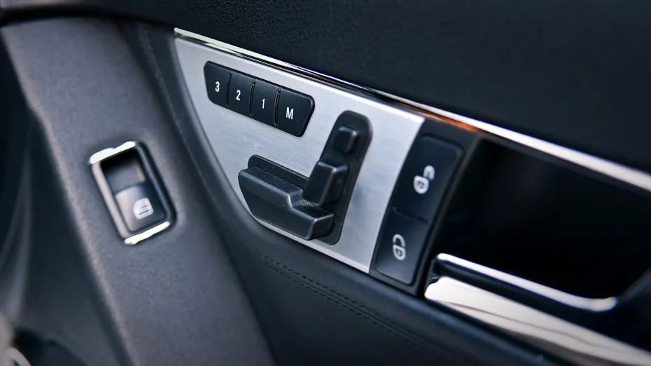 MERCEDES-BENZ C Klasa AMG C 63