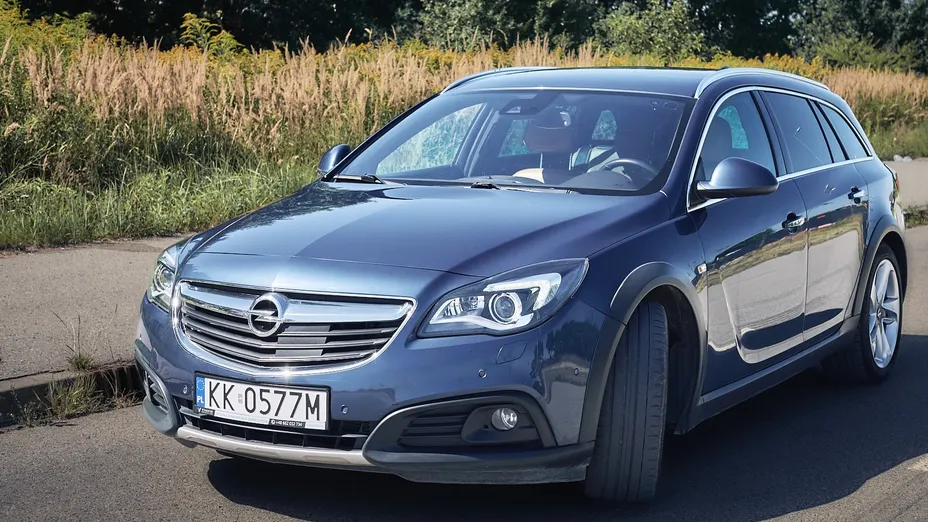 OPEL Insignia Insignia CT 2.0 T 4x4 aut EU6