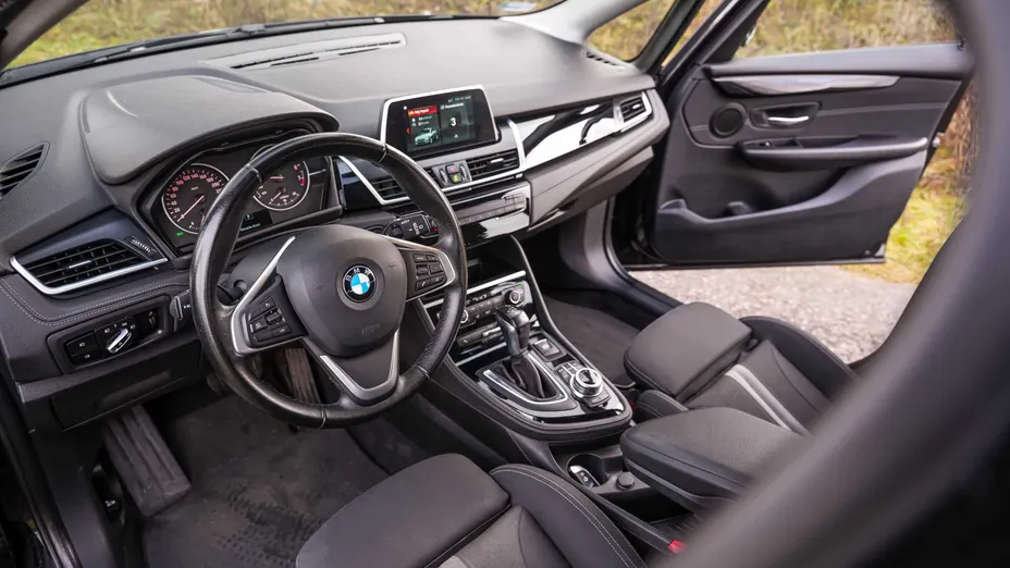 BMW Seria 2 218i Sport Line aut
