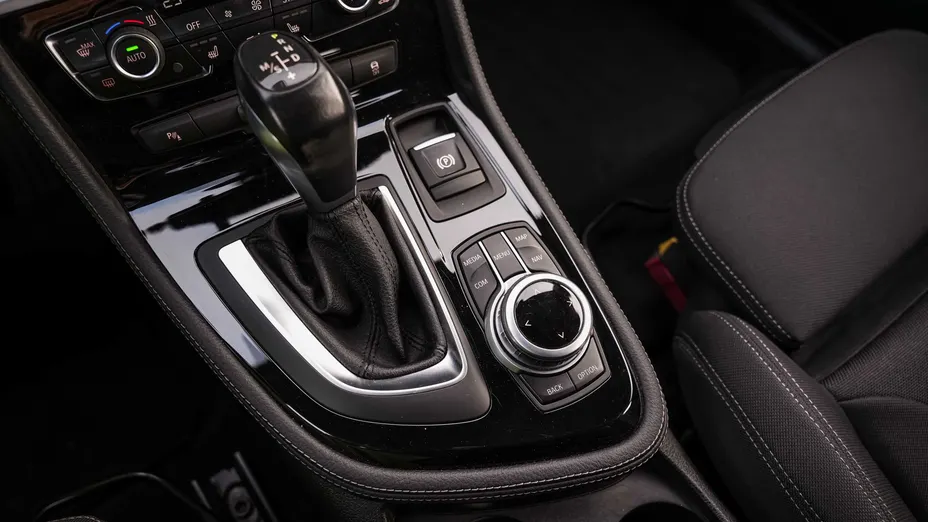 BMW Seria 2 218i Sport Line aut