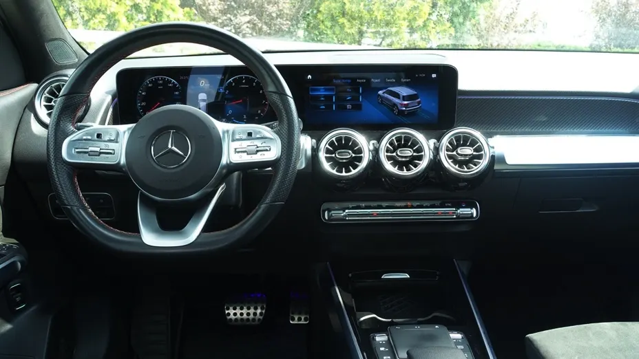 MERCEDES-BENZ GLB GLB 200 AMG Line 7G-DCT