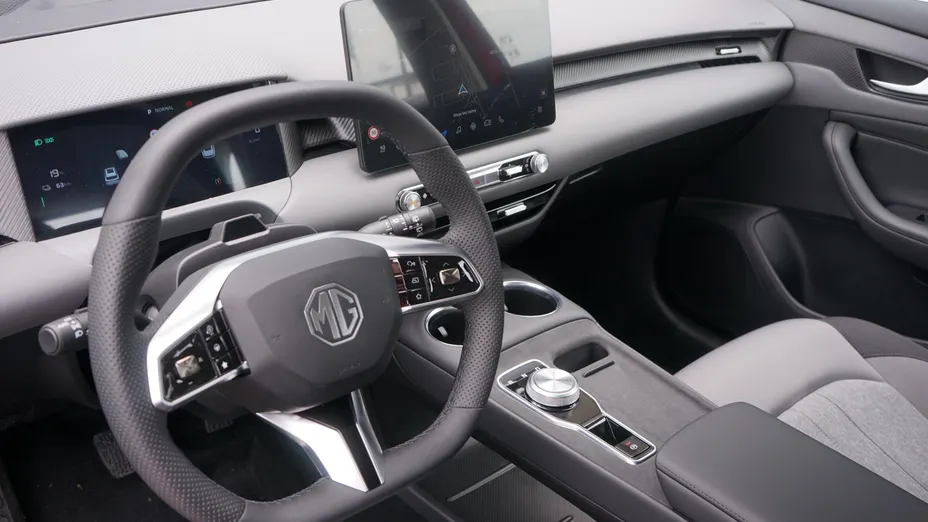 MG MGS5 MGS5 49kWh Standard Range RWD Excite Nowy