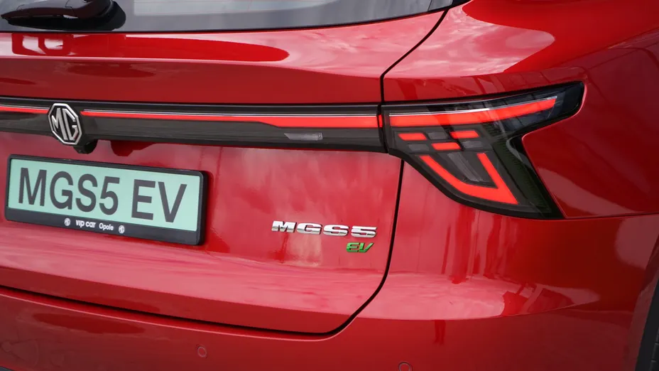 MG MGS5 MGS5 49kWh Standard Range RWD Excite Nowy