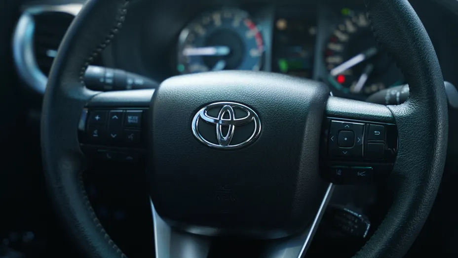 TOYOTA HiLux Hilux 2.8 D-4D mHEV Double Cab Executive 4x4 aut Nowy