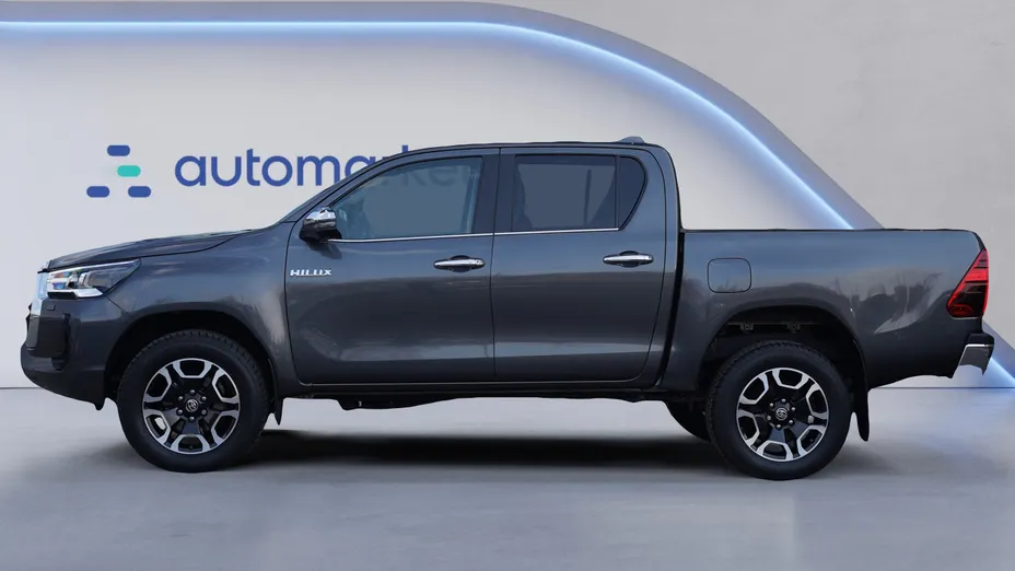 TOYOTA HiLux Hilux 2.8 D-4D mHEV Double Cab Executive 4x4 aut Nowy