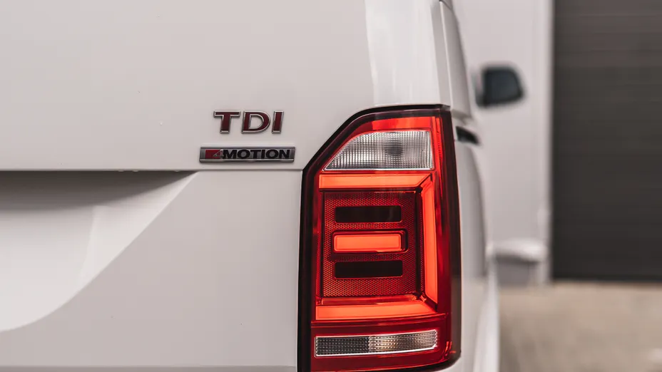 VOLKSWAGEN Multivan -