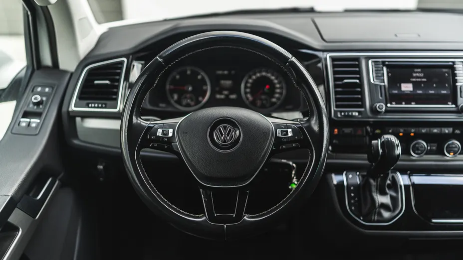 VOLKSWAGEN Multivan -