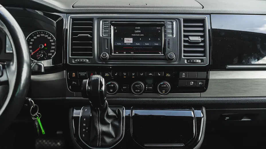 VOLKSWAGEN Multivan -