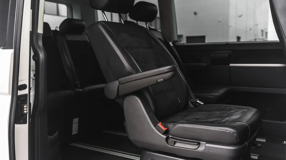 VOLKSWAGEN Multivan -