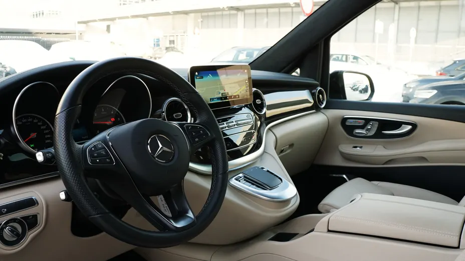 MERCEDES-BENZ V Klasa V 300 d 4-Matic Avantgarde 9G-Tronic (długi)