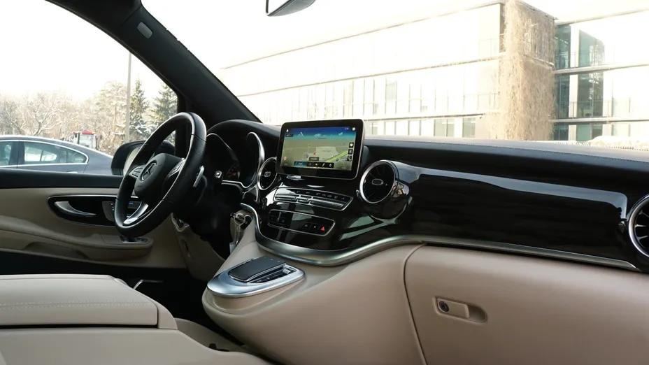 MERCEDES-BENZ V Klasa V 300 d 4-Matic Avantgarde 9G-Tronic (długi)