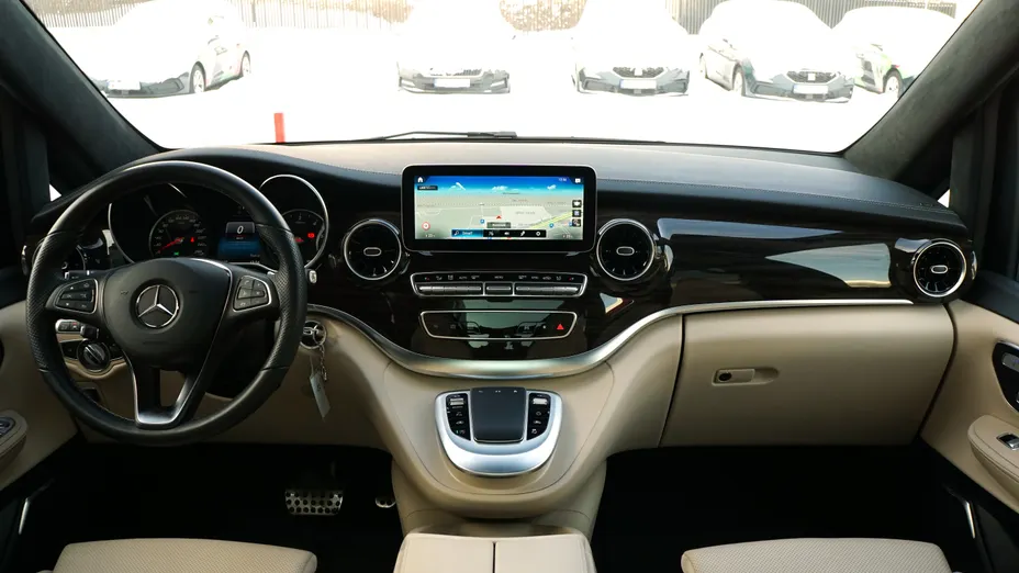 MERCEDES-BENZ V Klasa V 300 d 4-Matic Avantgarde 9G-Tronic (długi)