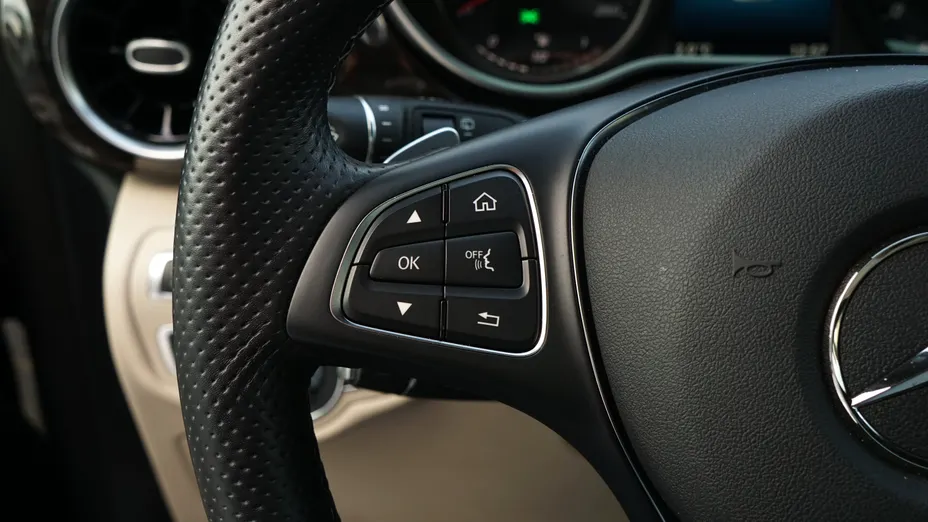 MERCEDES-BENZ V Klasa V 300 d 4-Matic Avantgarde 9G-Tronic (długi)