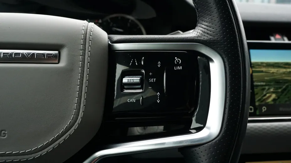 LAND ROVER Range Rover Evoque Evoque 2.0 D165 mHEV R-Dynamic aut