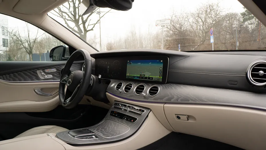 MERCEDES-BENZ E Klasa E 220 d 4-Matic