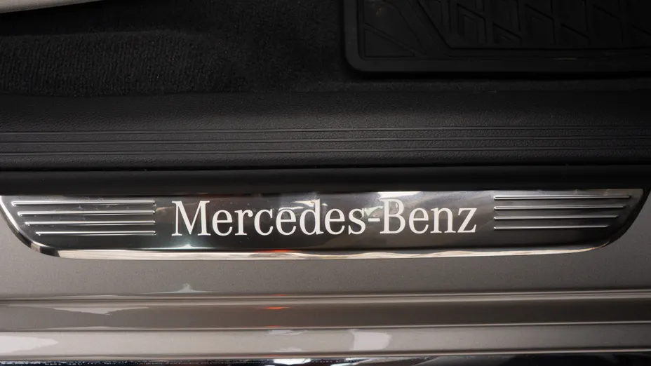 MERCEDES-BENZ E Klasa E 220 d 4-Matic