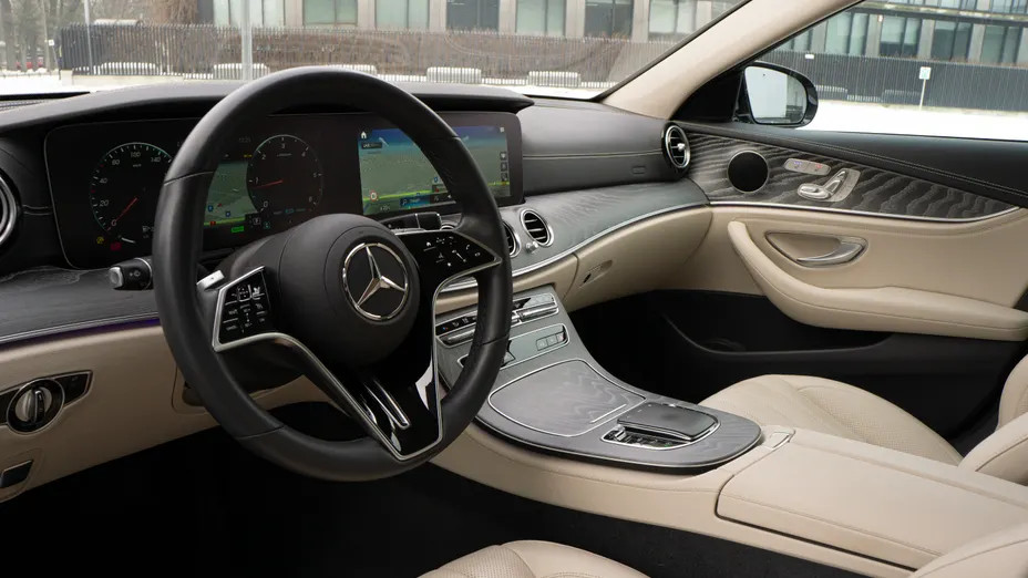 MERCEDES-BENZ E Klasa E 220 d 4-Matic