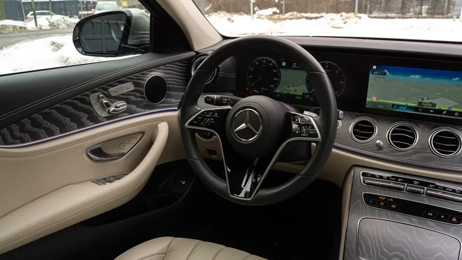 MERCEDES-BENZ E Klasa E 220 d 4-Matic