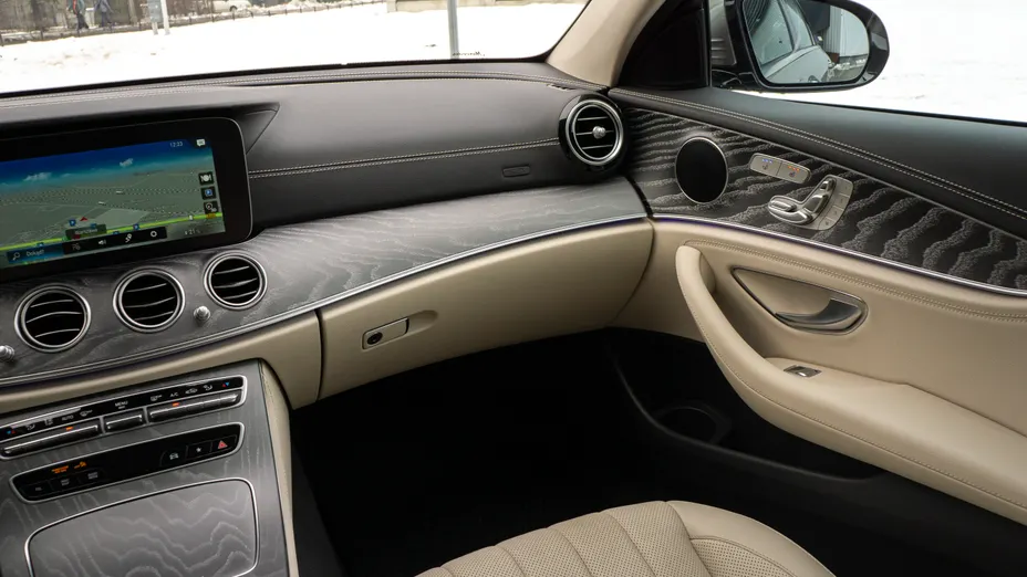 MERCEDES-BENZ E Klasa E 220 d 4-Matic