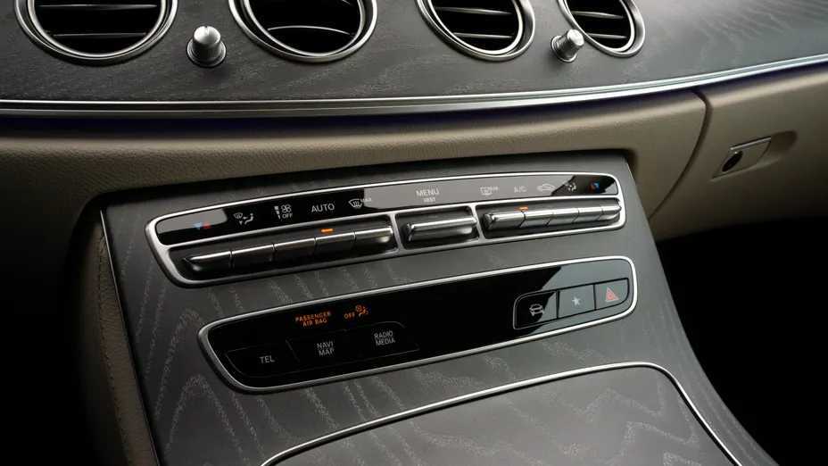 MERCEDES-BENZ E Klasa E 220 d 4-Matic