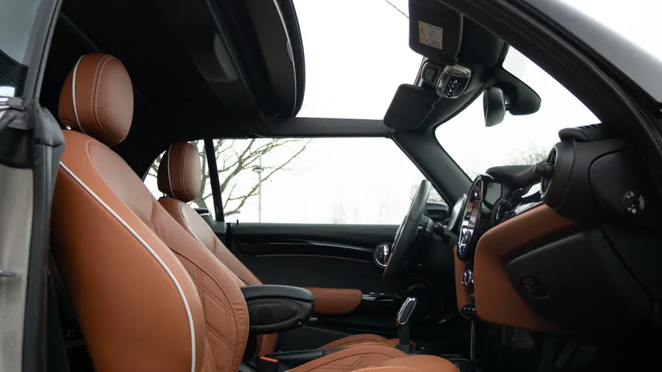 MINI [BMW] Cabrio Cooper S John Cooper Works Trim sport-aut