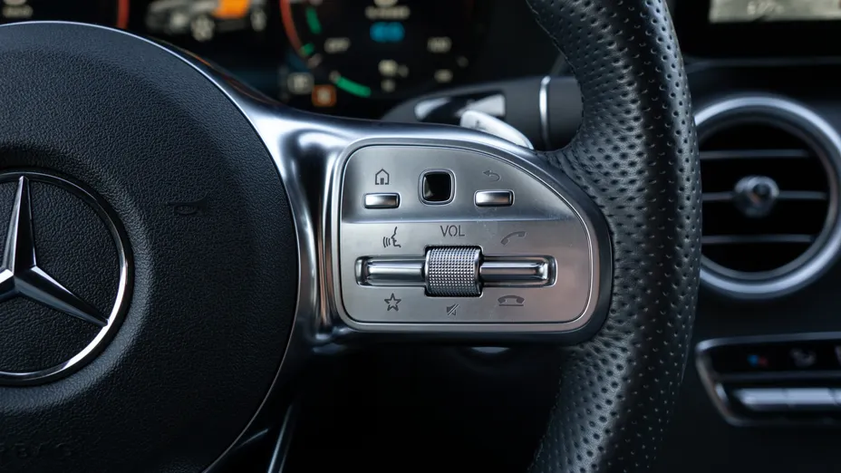 MERCEDES-BENZ GLC GLC 300 e 4-Matic AMG Line