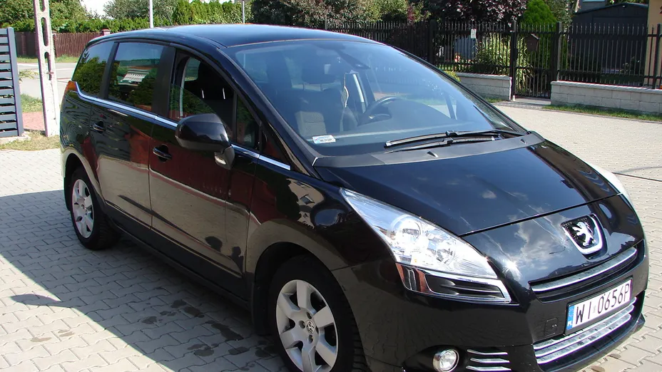 PEUGEOT 5008 5008 1.6 THP Allure