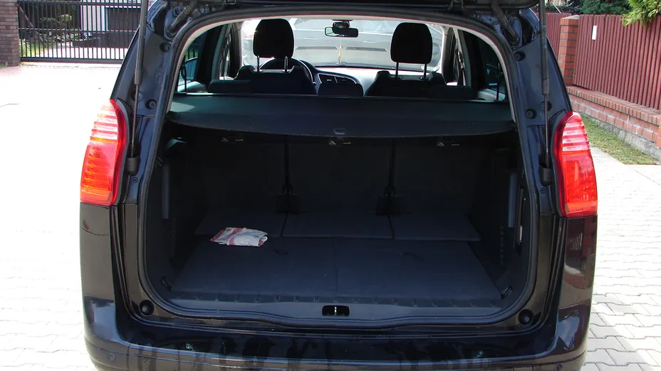 PEUGEOT 5008 5008 1.6 THP Allure